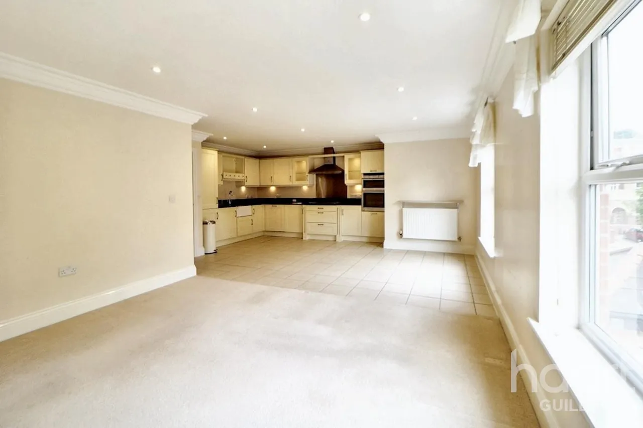 Franklin Court, Godalming, GU8, photo 4