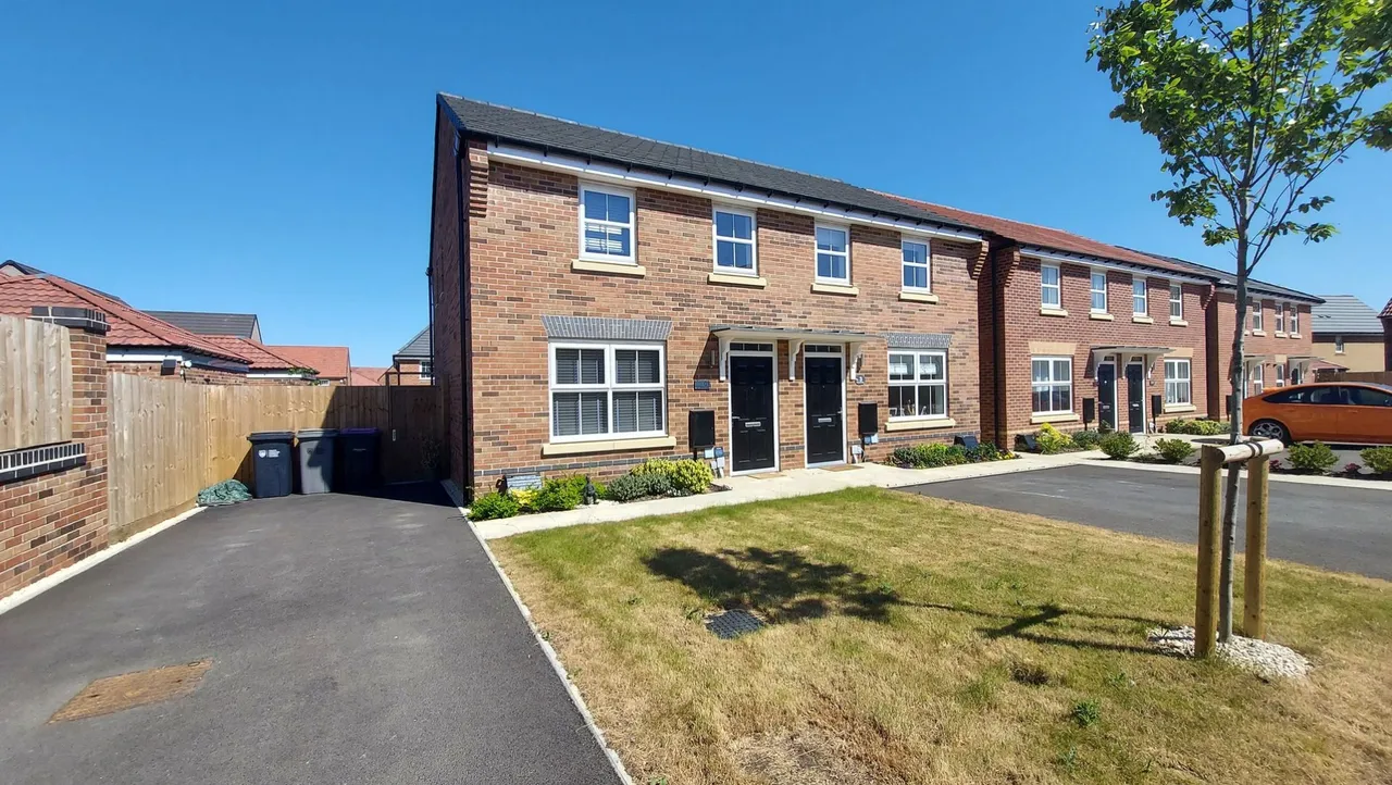 3 bed house for sale — Bellamy Way, Bourne, PE10