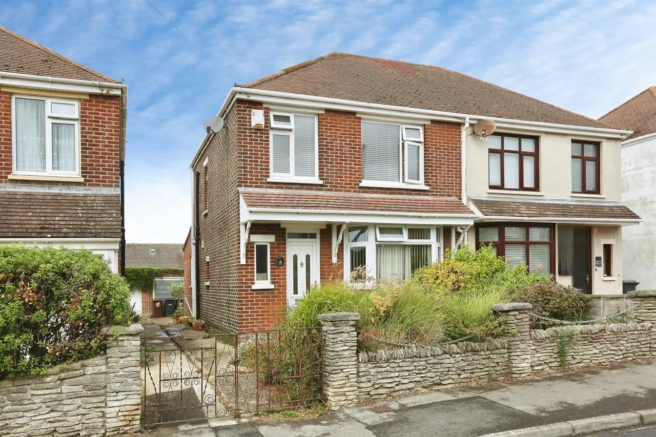 3 bed house for sale — Fisgard Road, Gosport