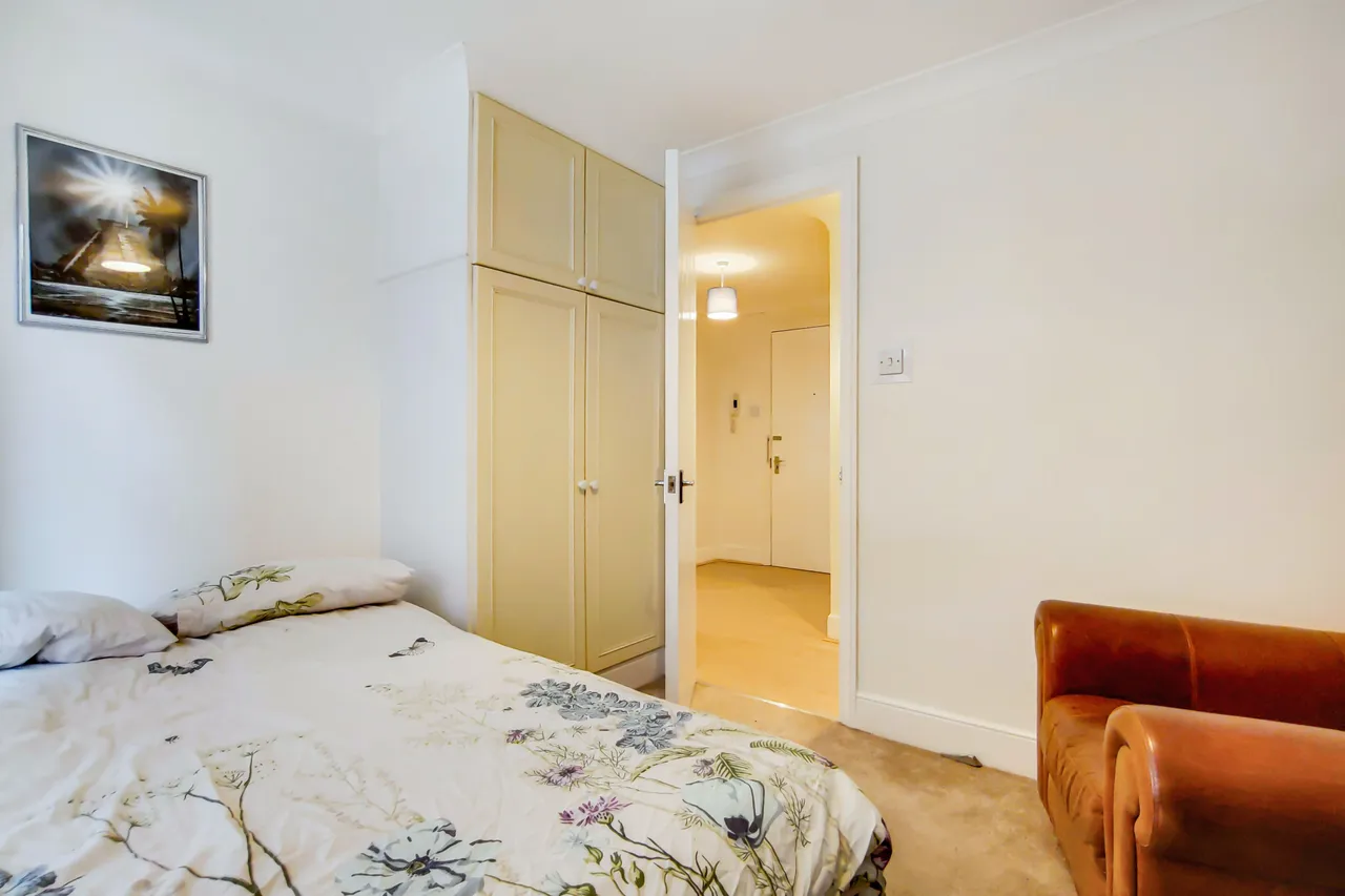 Flat 3, The Cobalt Building, 10-15 Bridgewater Square, London, photo 8
