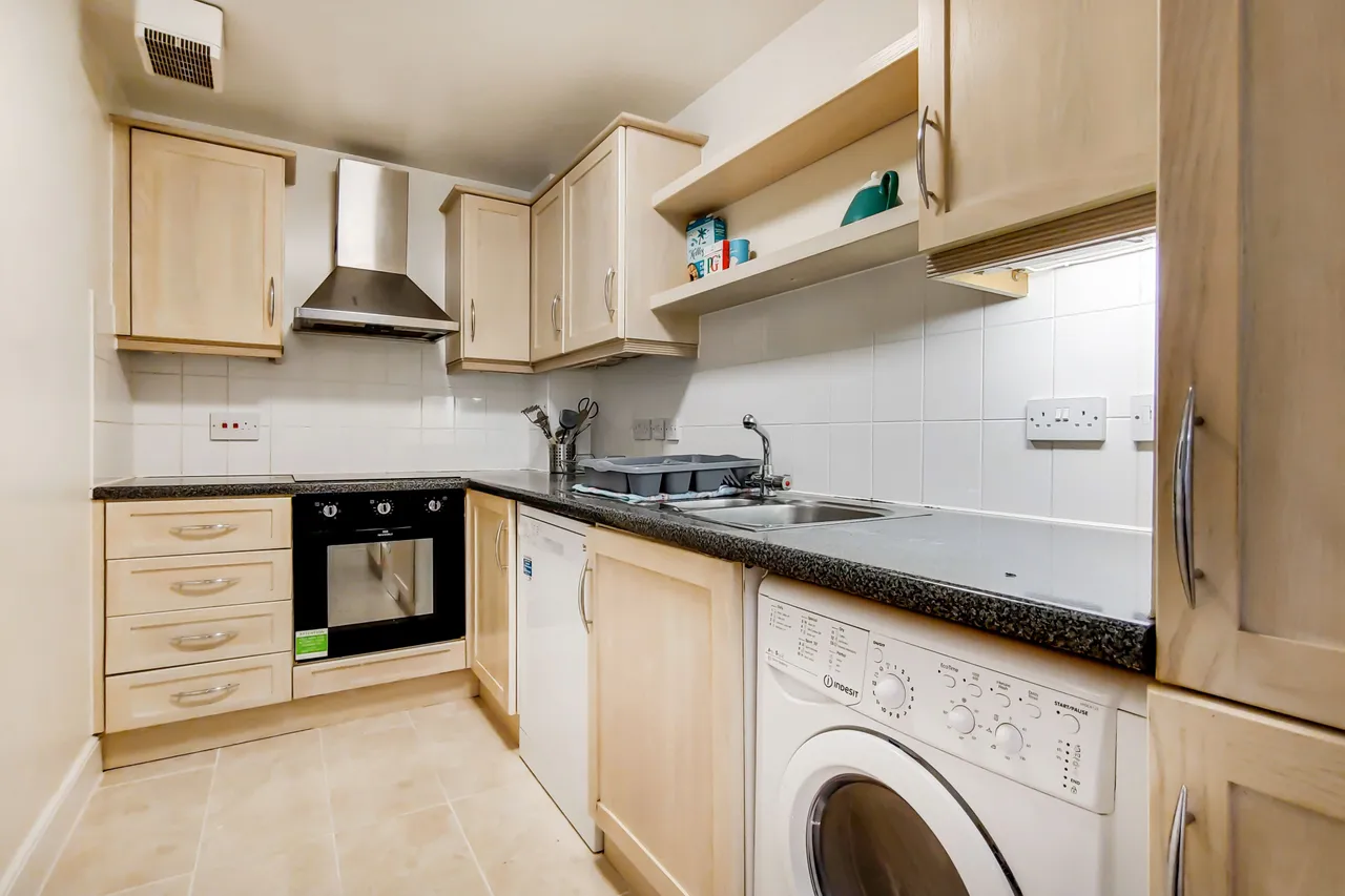 Flat 3, The Cobalt Building, 10-15 Bridgewater Square, London, photo 3