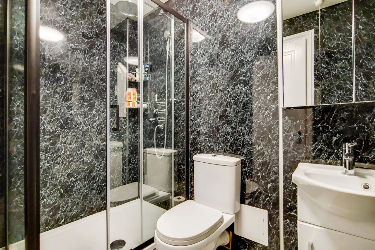 Flat 3, The Cobalt Building, 10-15 Bridgewater Square, London, photo 12