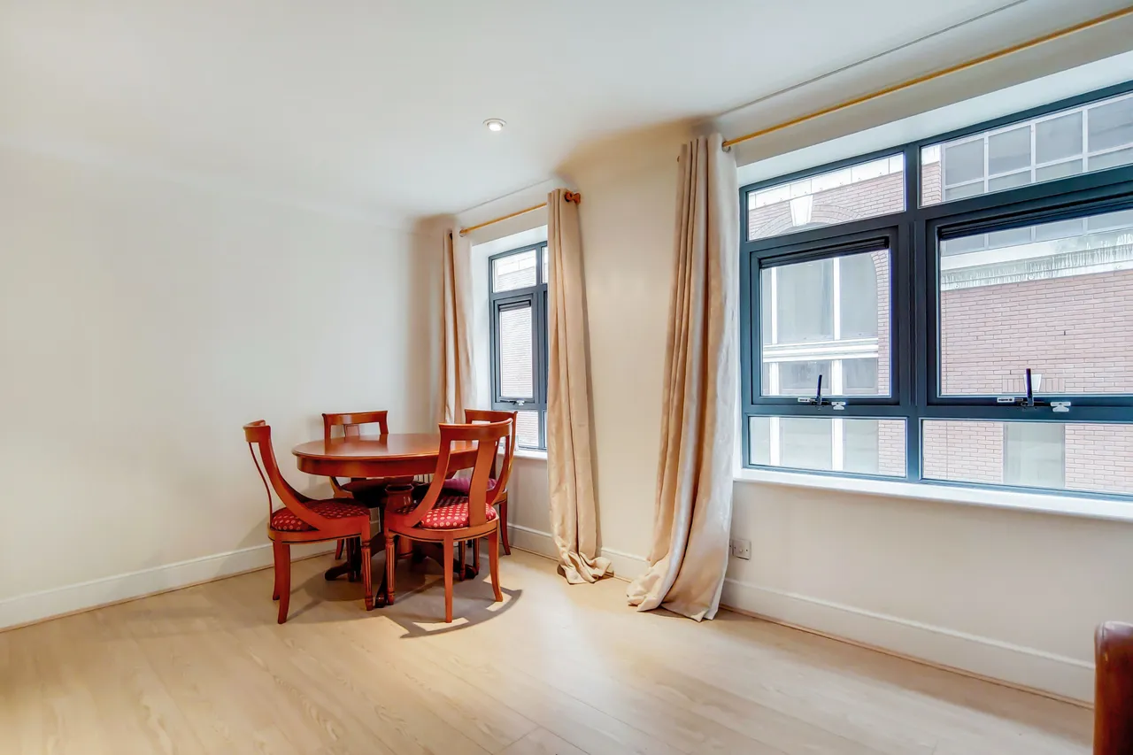 Flat 3, The Cobalt Building, 10-15 Bridgewater Square, London, photo 6