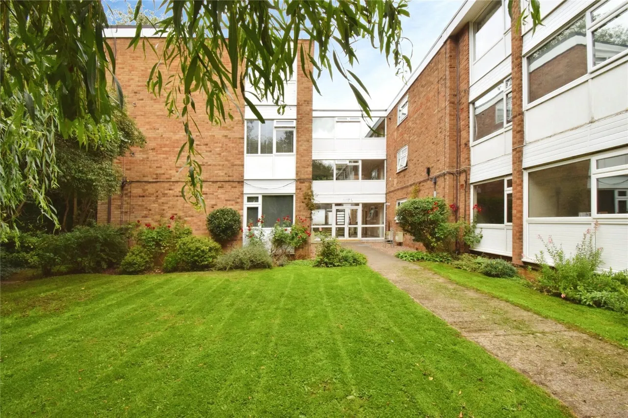 2 bed flat for sale, Leicester Road, Oadby, LE2