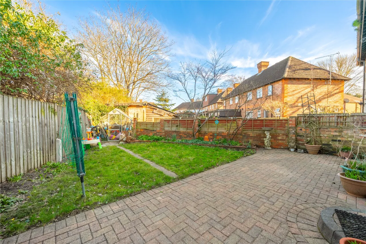 Prairie Road, Addlestone, KT15, photo 13