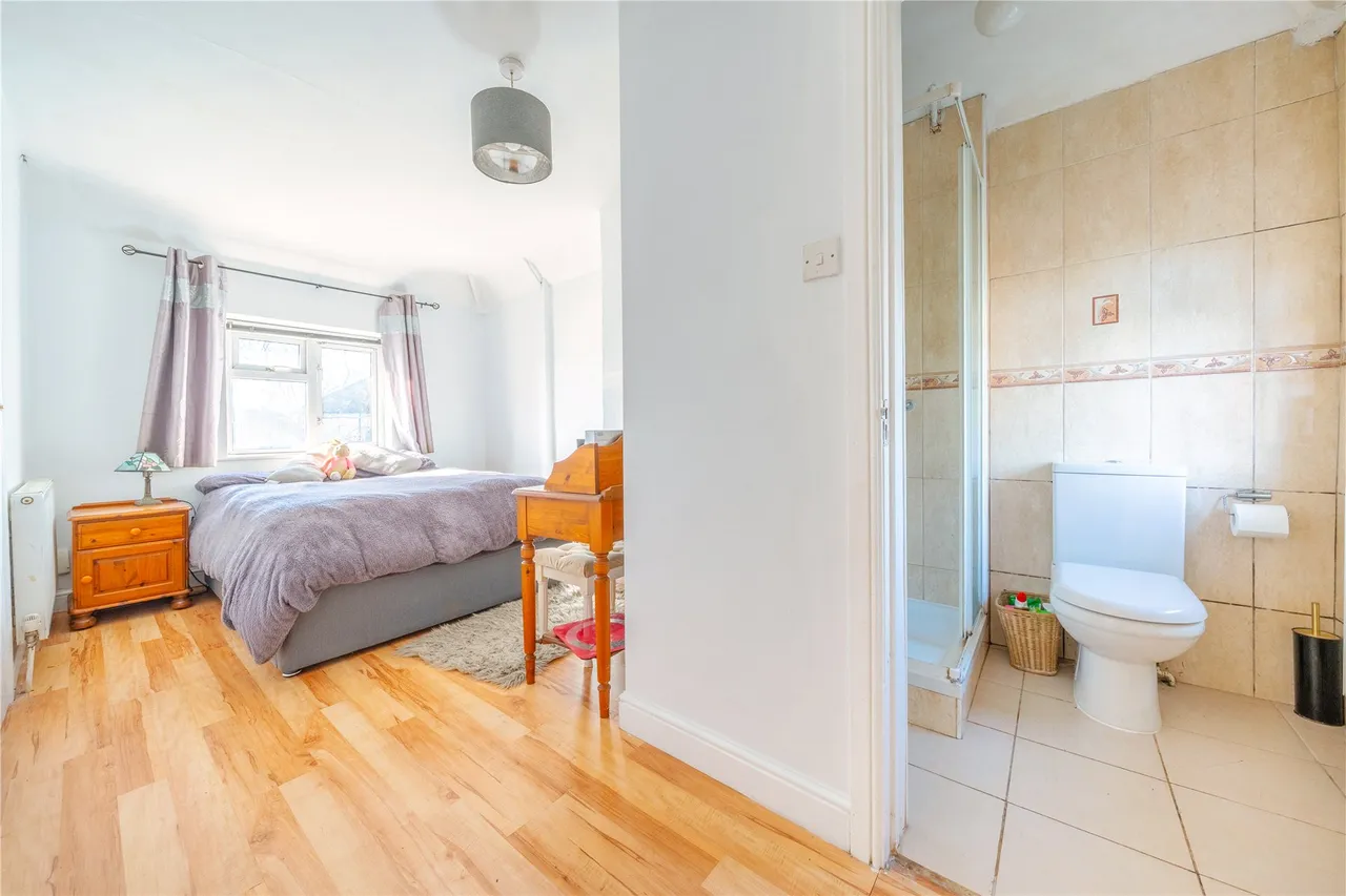 Prairie Road, Addlestone, KT15, photo 9