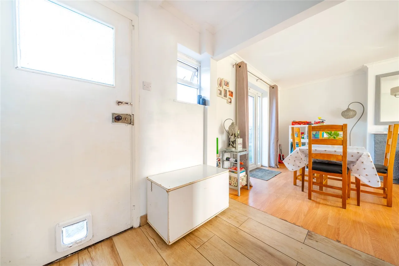 Prairie Road, Addlestone, KT15, photo 5