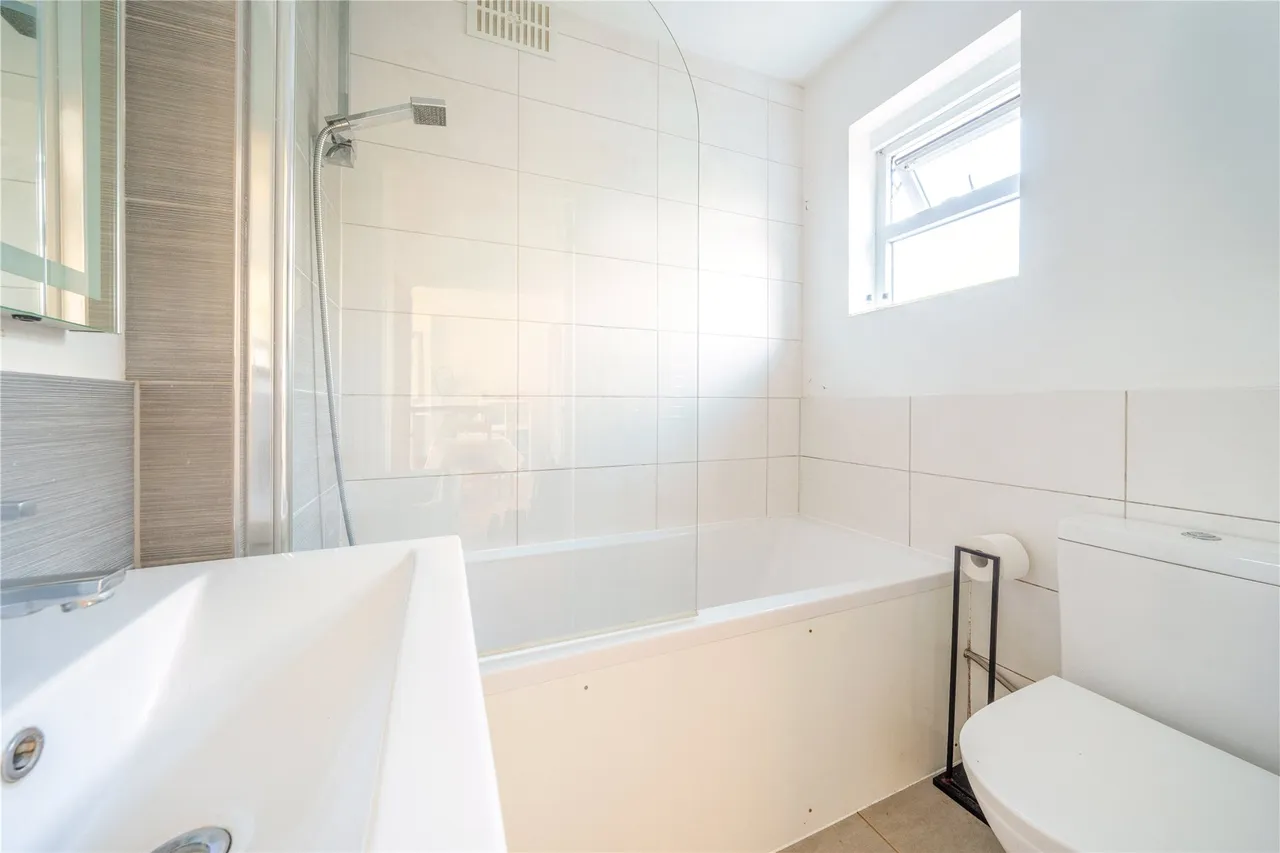 Prairie Road, Addlestone, KT15, photo 8