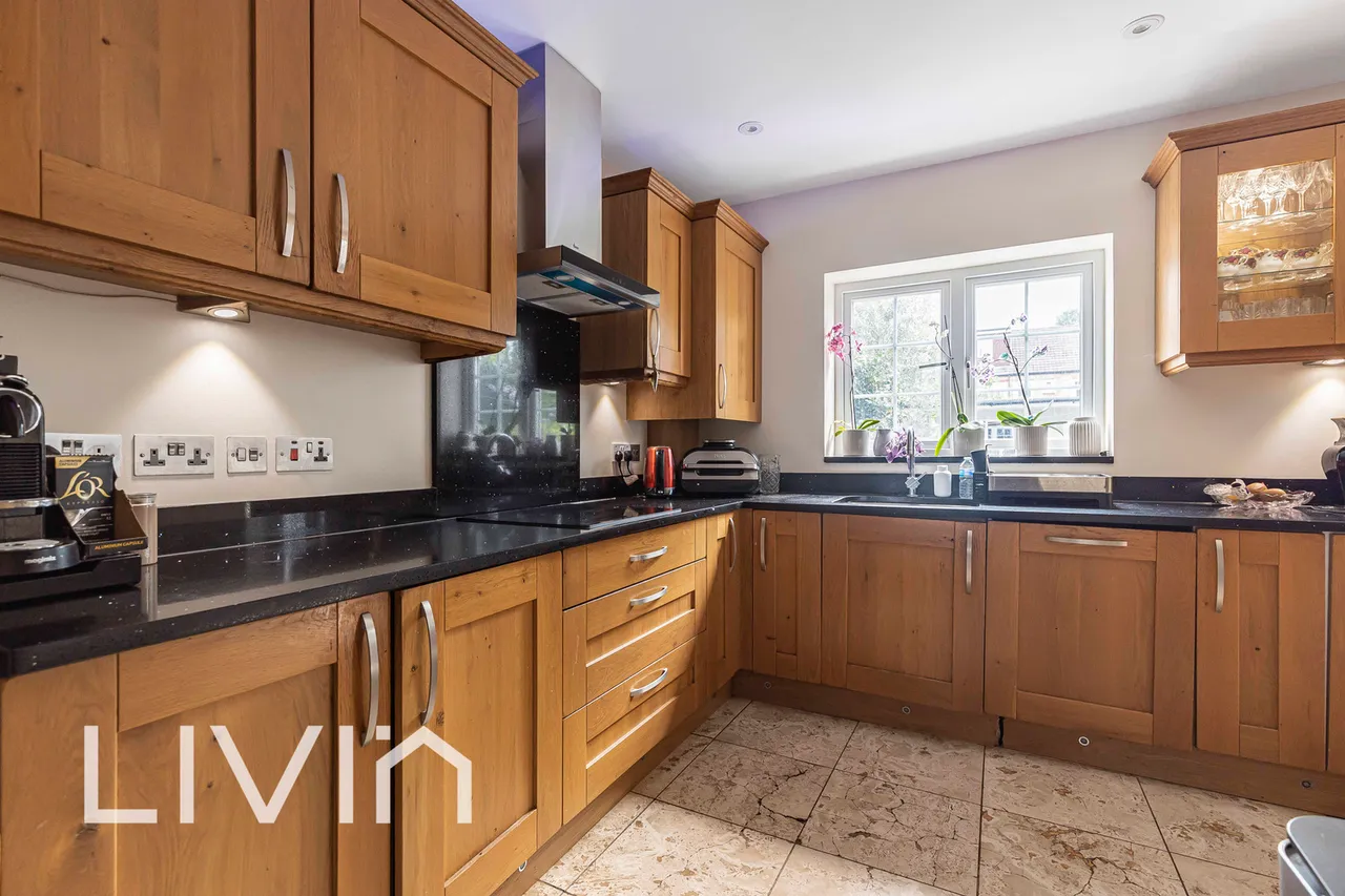 Hereward Gardens, London, N13, photo 10