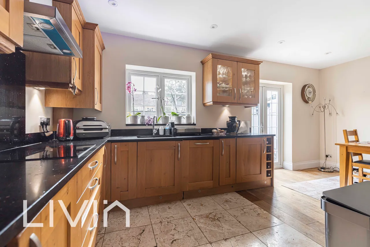 Hereward Gardens, London, N13, photo 11