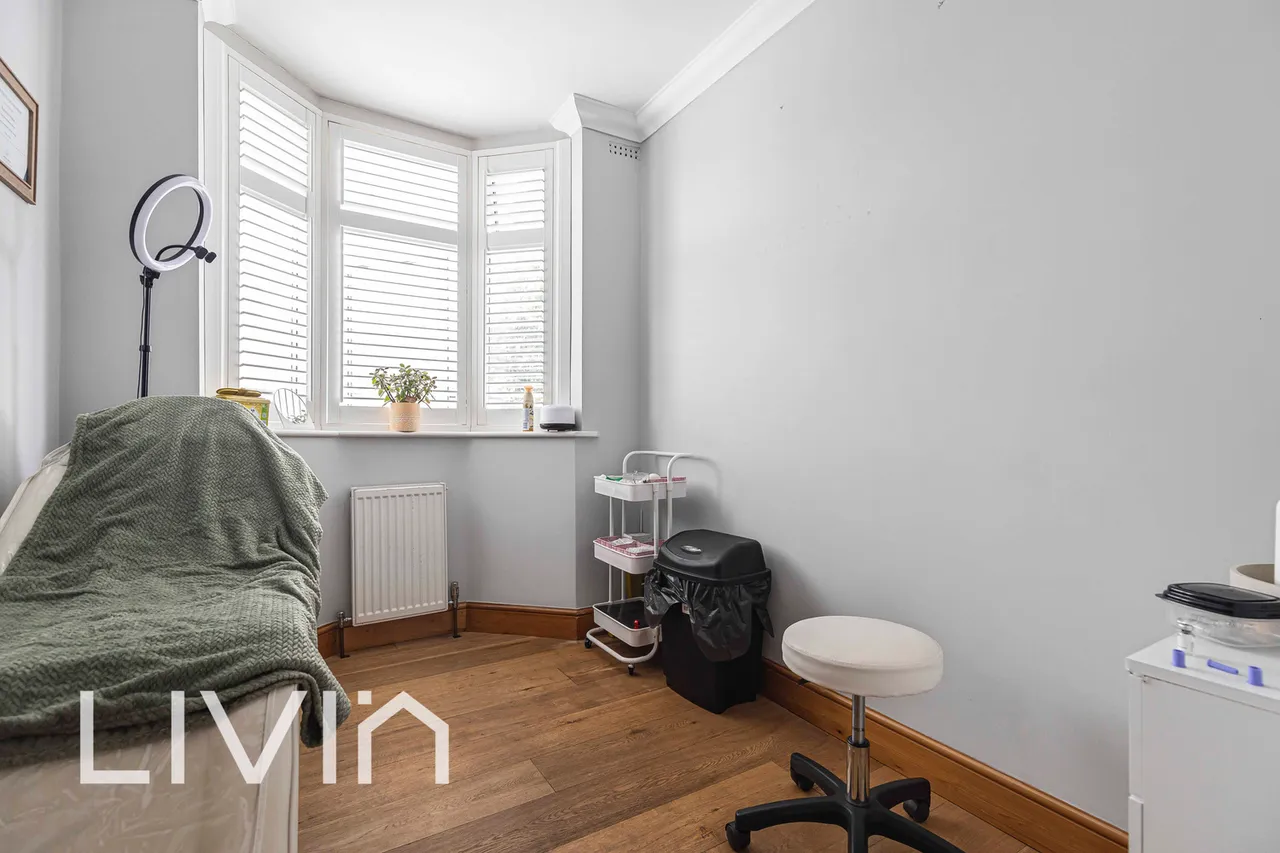 Hereward Gardens, London, N13, photo 16