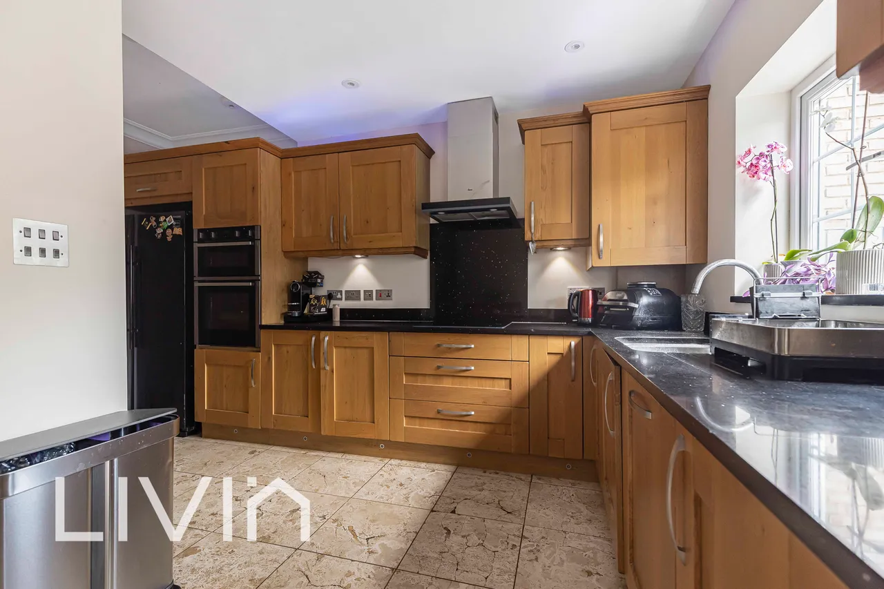 Hereward Gardens, London, N13, photo 12