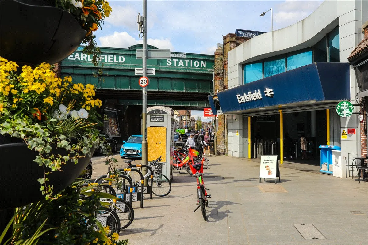 Greyhound Parade, Wimbledon Grounds, SW17, photo 6