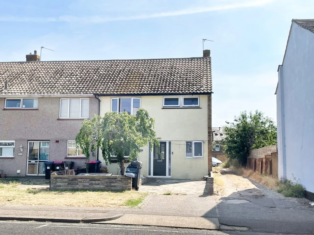 3 bed house for sale — Smith Street, Shoeburyness