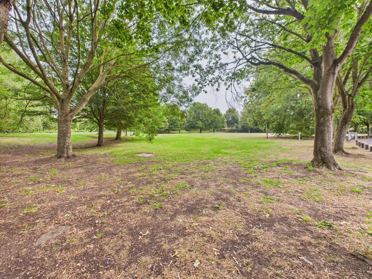 Colnbrook, Berkshire, photo 4
