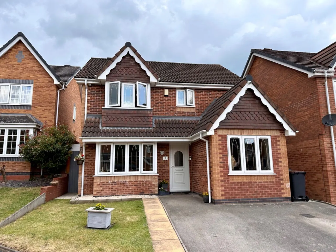 3 bed house for sale, St. Matthews Close, Churchdale Park, CV10