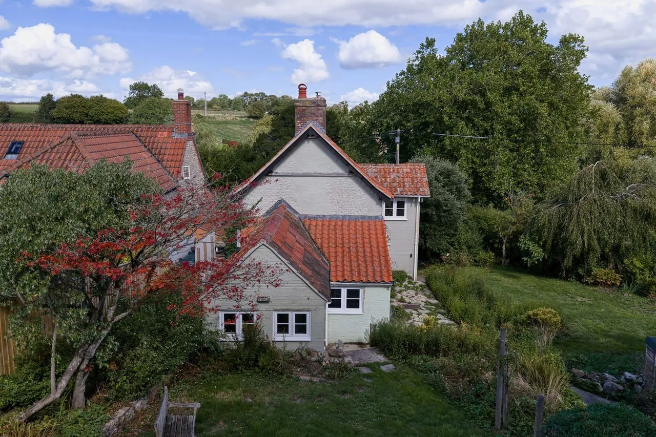 Temple, Corsley, BA12, photo 27