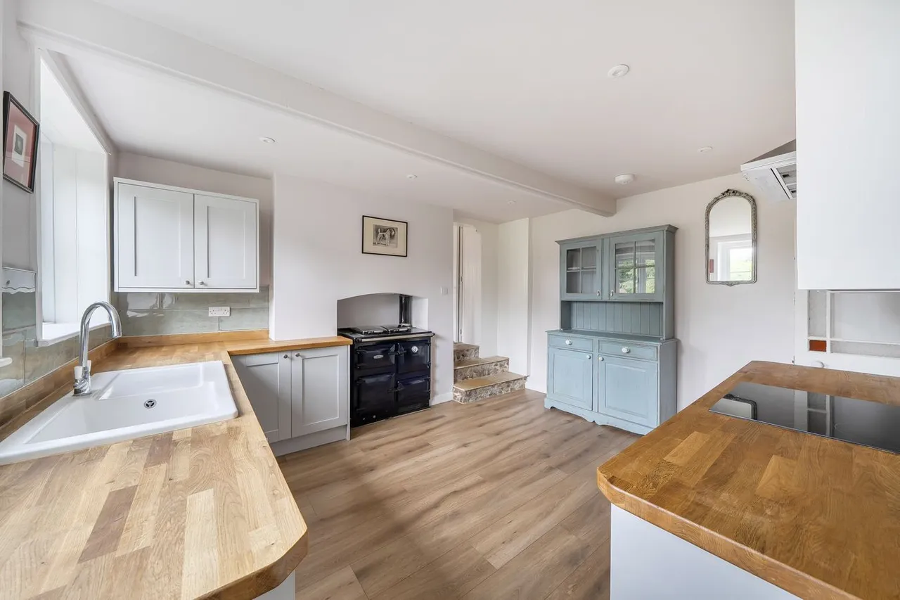 Temple, Corsley, BA12, photo 4