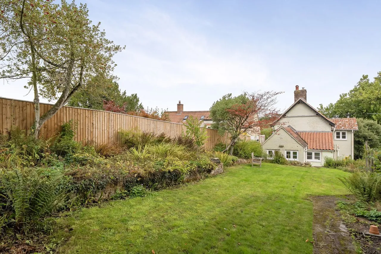 Temple, Corsley, BA12, photo 22