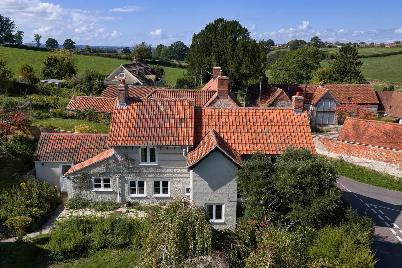 3 bed house for sale, Temple, Corsley, BA12