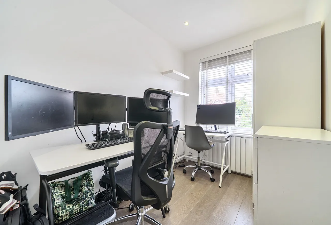 Hamilton Avenue, Romford, RM1 4RP, photo 18