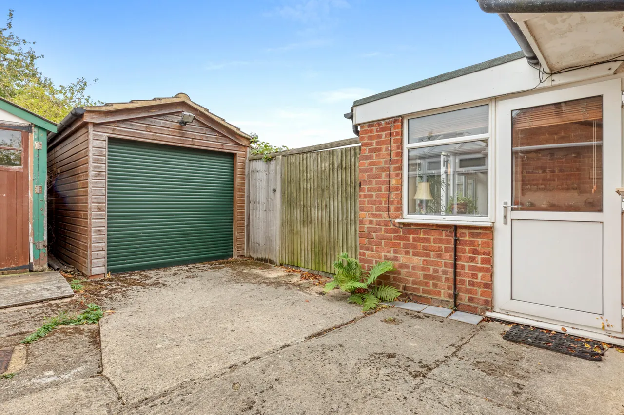 Cotmore Gardens, Thame, OX9, photo 14