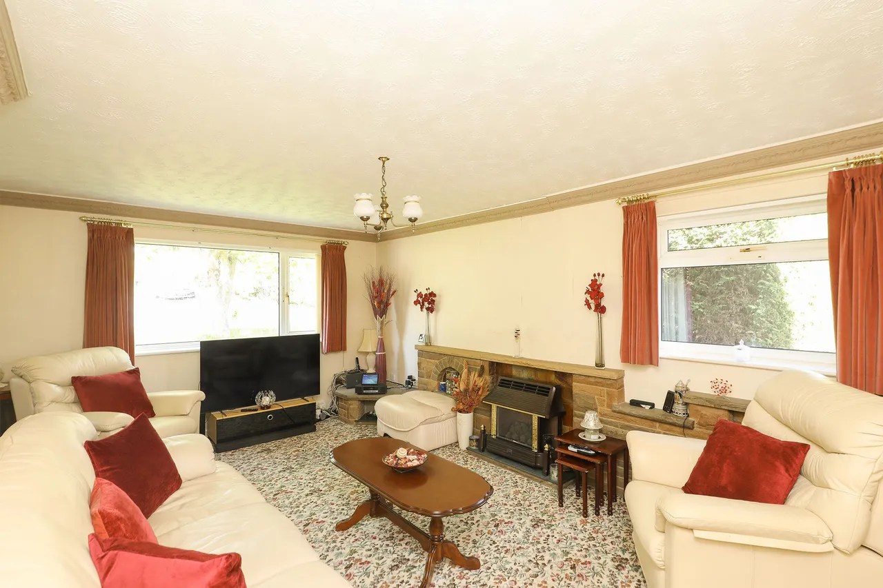 Hayes Drive, Halfway, S20, photo 2