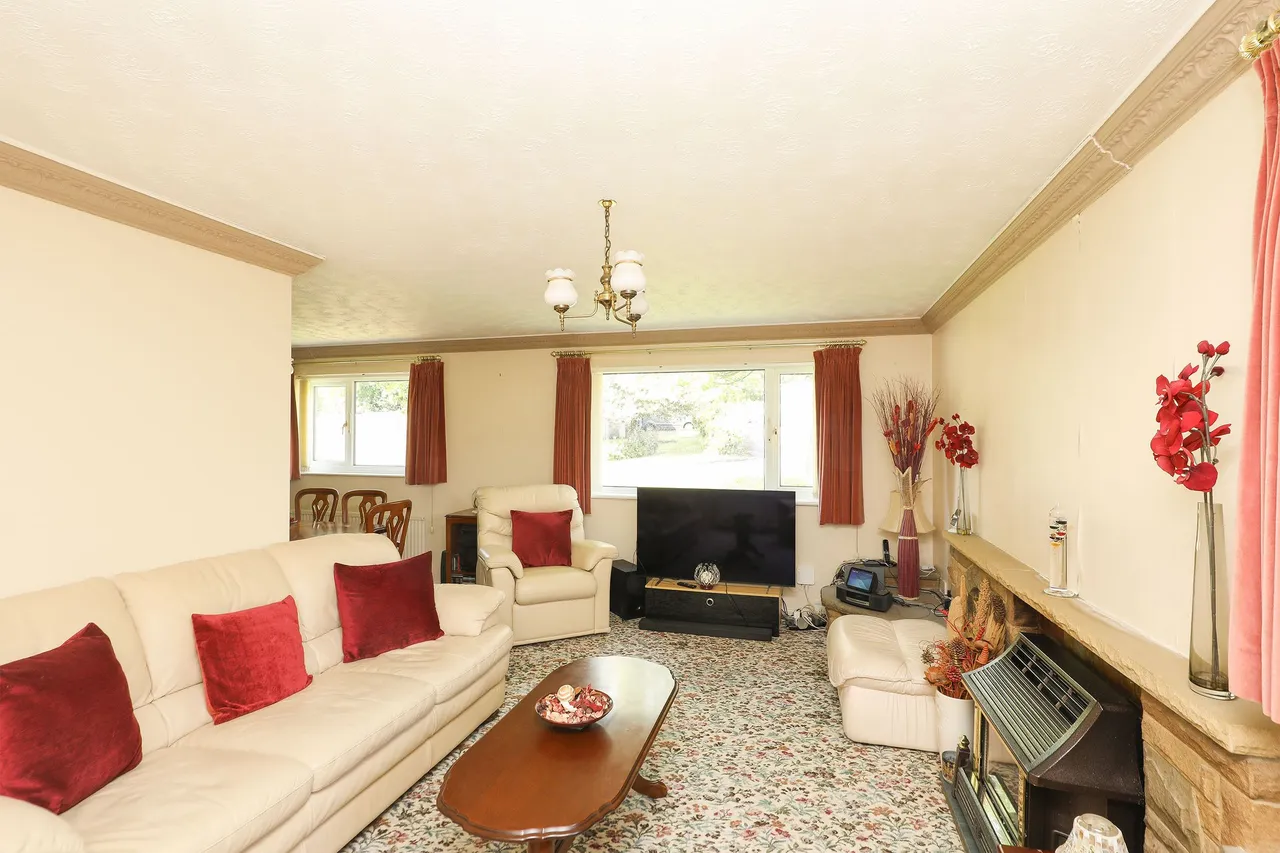 Hayes Drive, Halfway, S20, photo 5