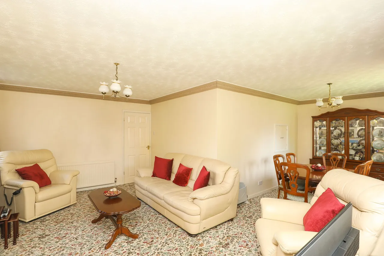 Hayes Drive, Halfway, S20, photo 6
