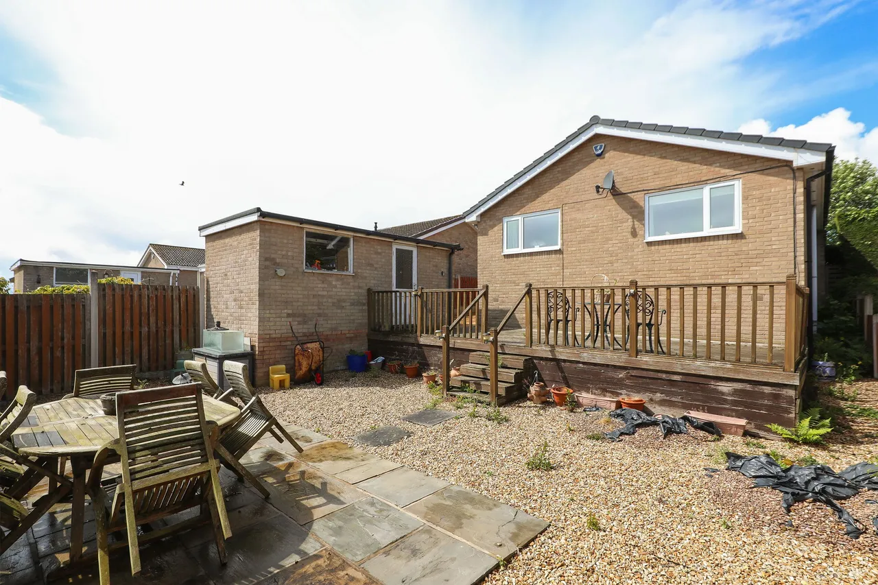 Hayes Drive, Halfway, S20, photo 16