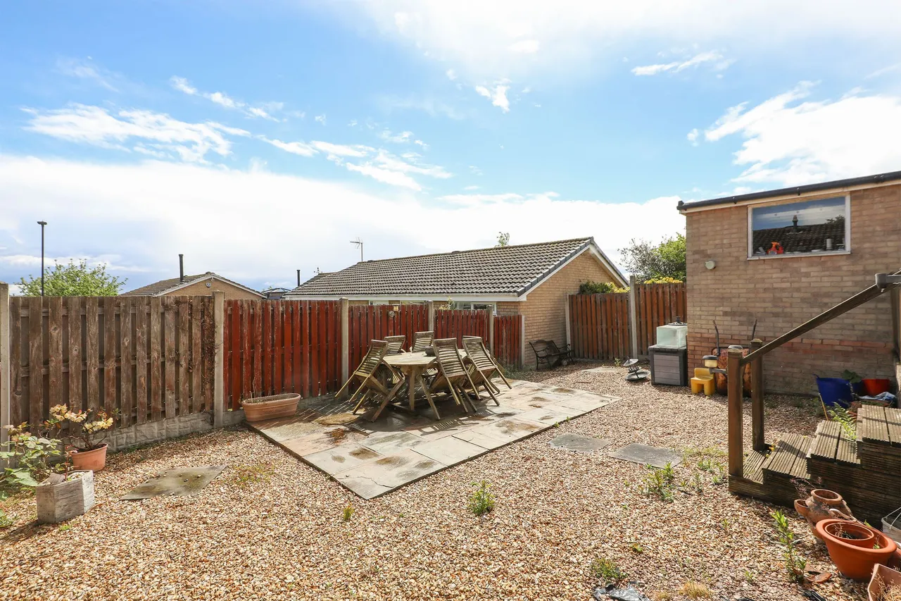Hayes Drive, Halfway, S20, photo 4