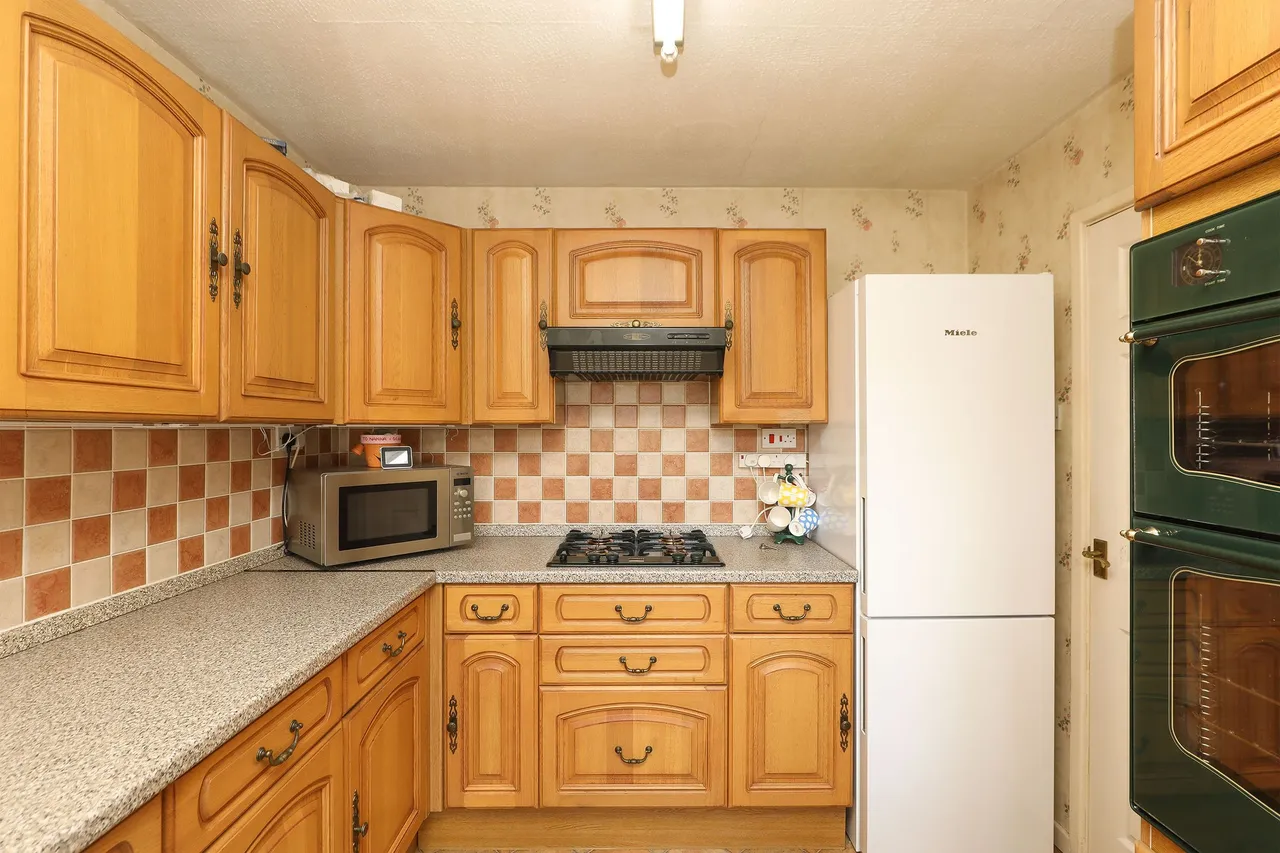 Hayes Drive, Halfway, S20, photo 8