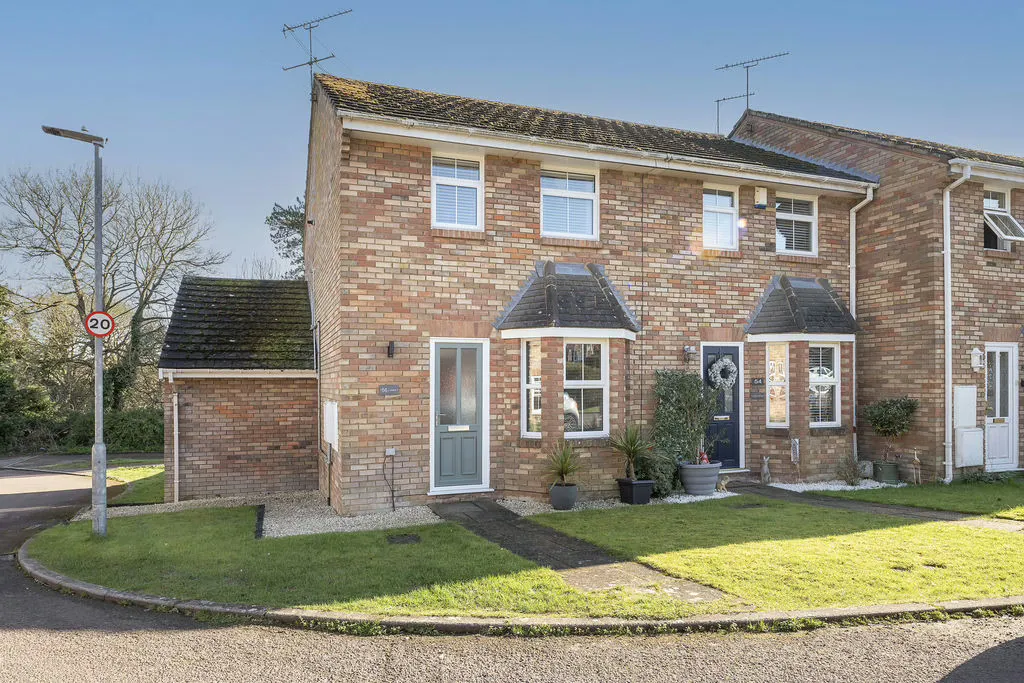 2 bed property for sale — Lakeside, Tring, Hertfordshire, HP23 5HN