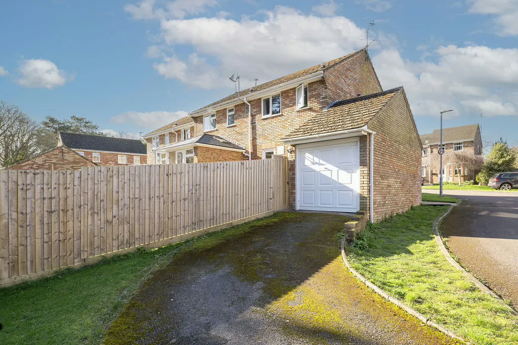 Lakeside, Tring, Hertfordshire, HP23 5HN, photo 17