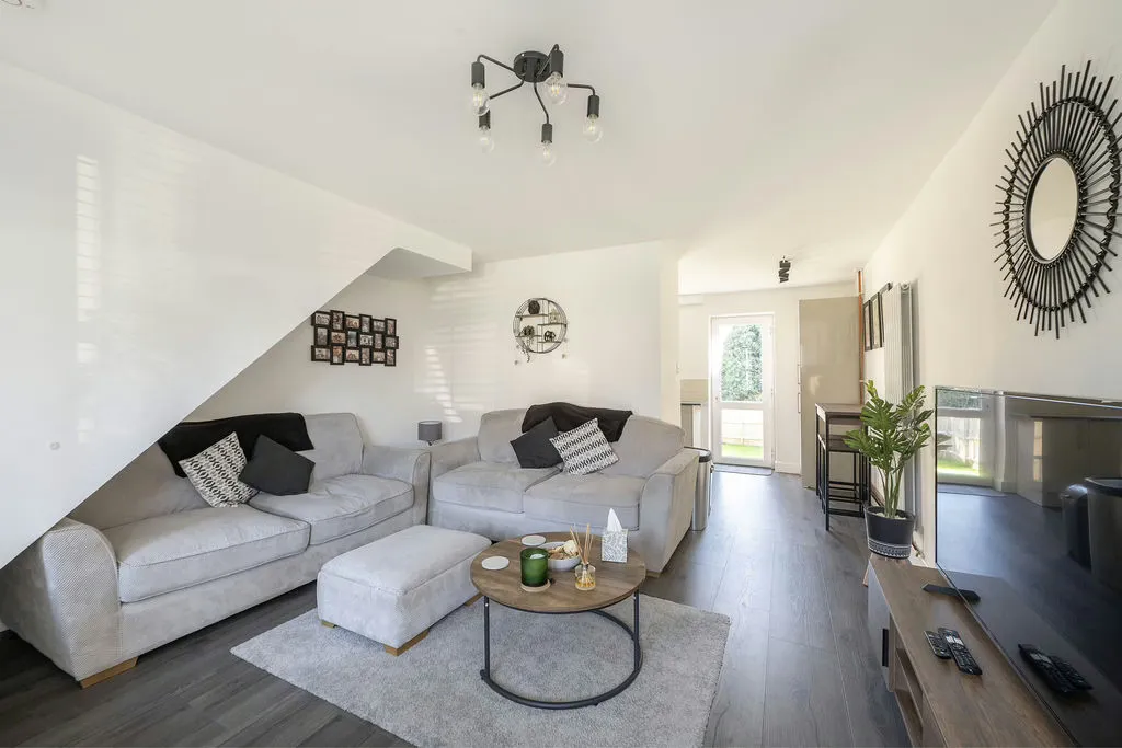 Lakeside, Tring, Hertfordshire, HP23 5HN, photo 2
