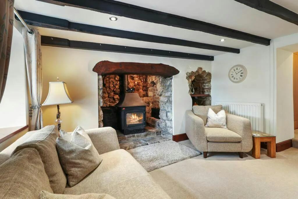 Amroth Road, Llanteg, SA67, photo 12