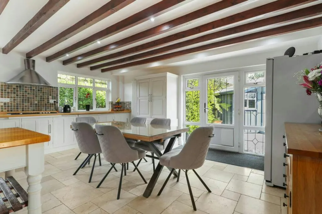 Amroth Road, Llanteg, SA67, photo 6