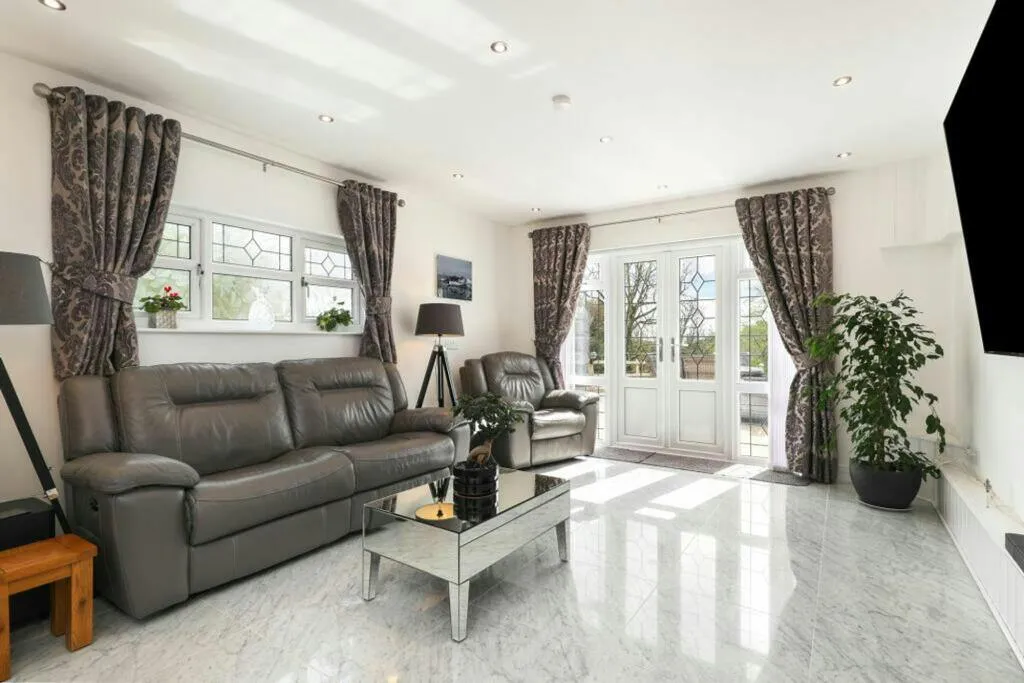 Amroth Road, Llanteg, SA67, photo 8