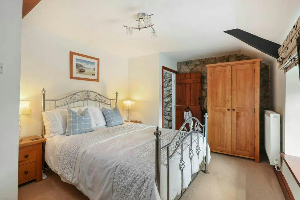 Amroth Road, Llanteg, SA67, photo 14