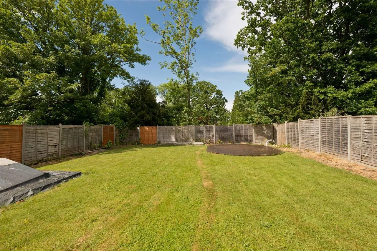 Hinchley Drive, Esher, Surrey, KT10 0BZ, photo 12