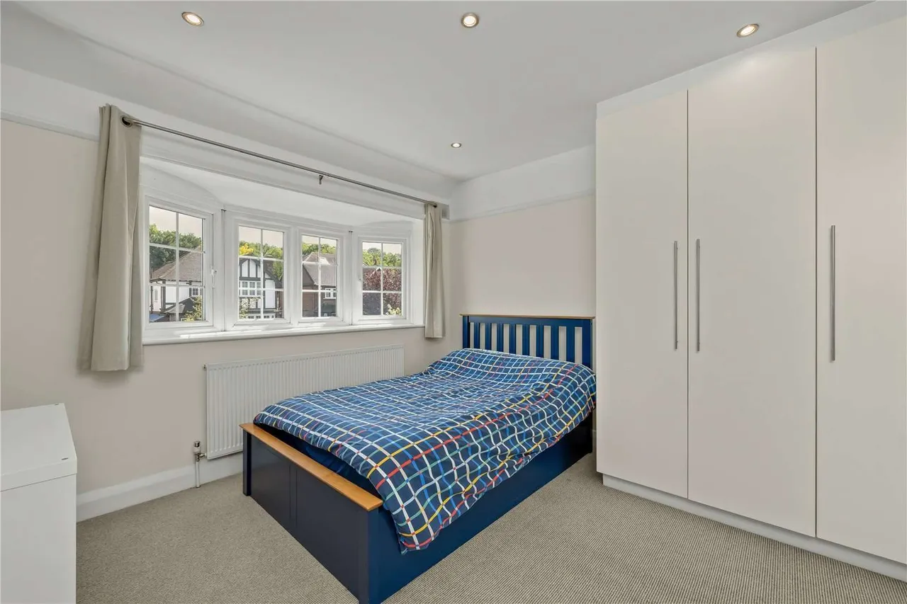 Hinchley Drive, Esher, Surrey, KT10 0BZ, photo 10