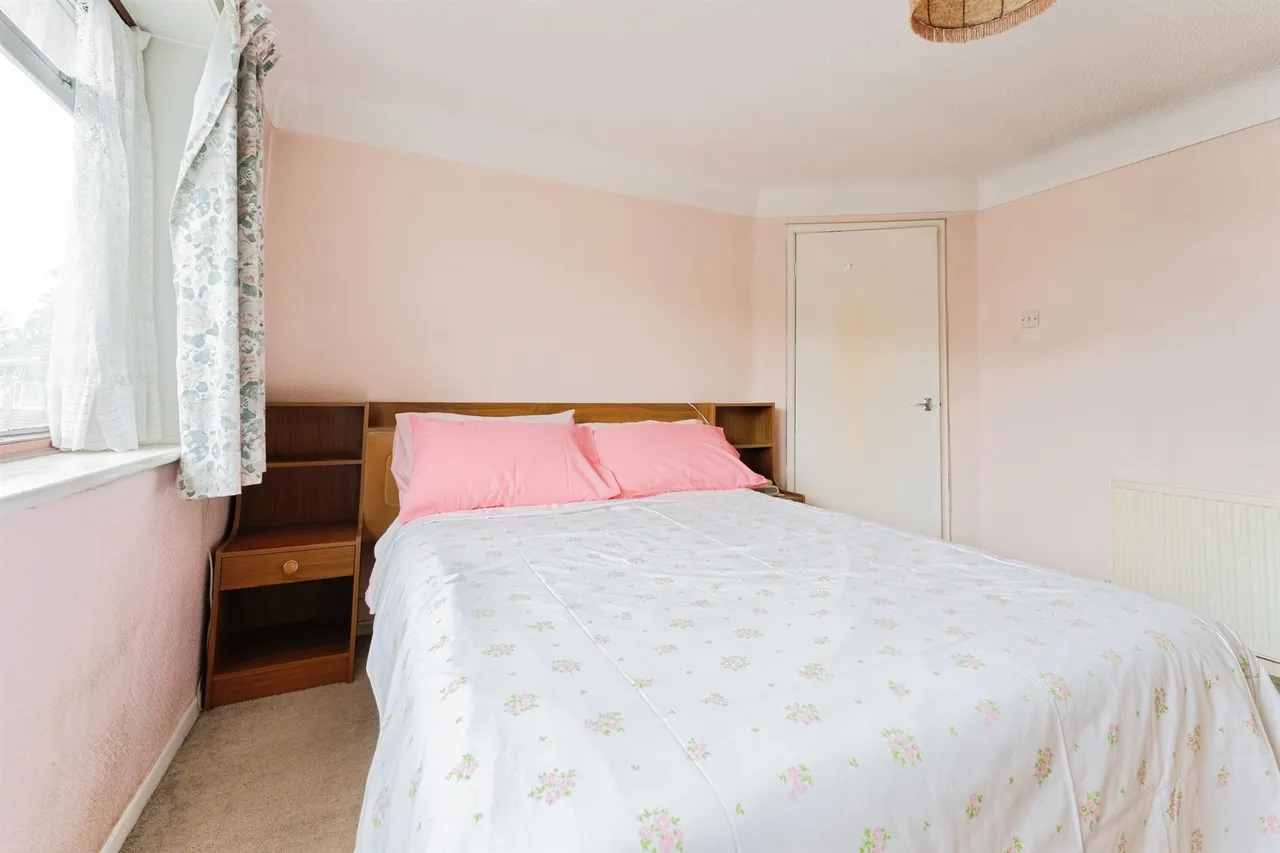 Vale Gardens, Whitby, CH65, photo 13