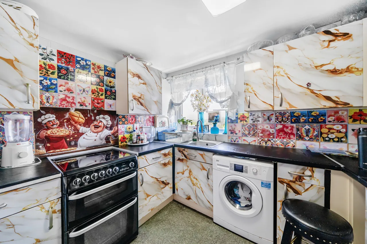 Newmarket Avenue, Northolt, UB5, photo 4