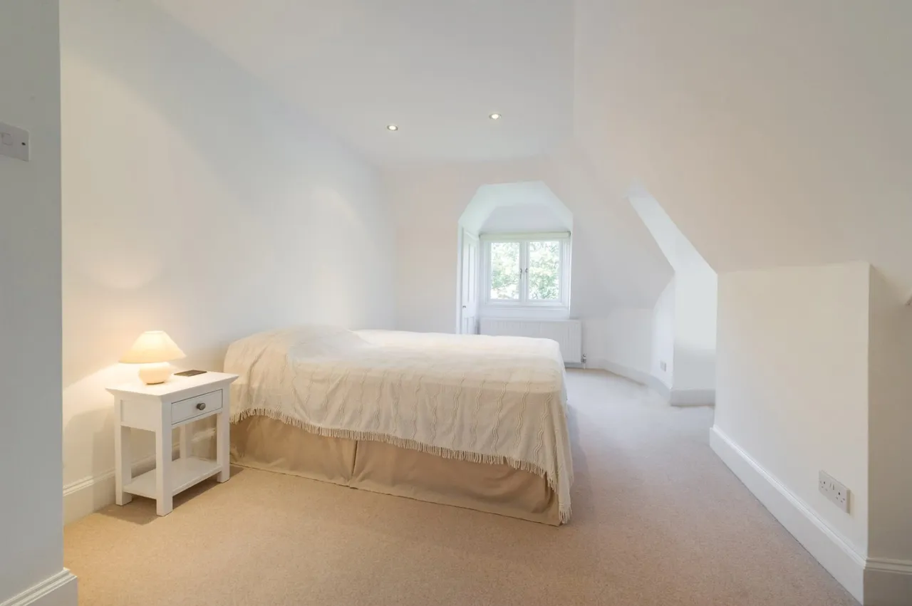 Belsize Lane, Belsize Park, NW3, photo 10