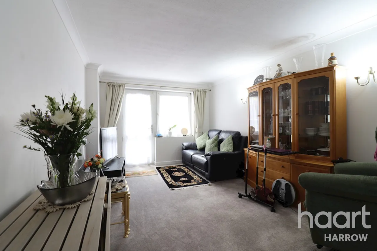 Oakdene Close, Pinner, HA5, photo 2