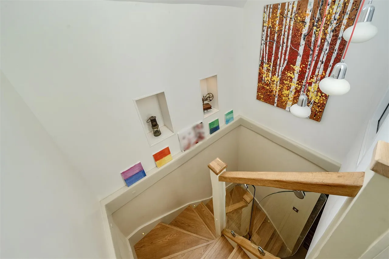 Chisenbury Court, East Chisenbury, SN9, photo 13