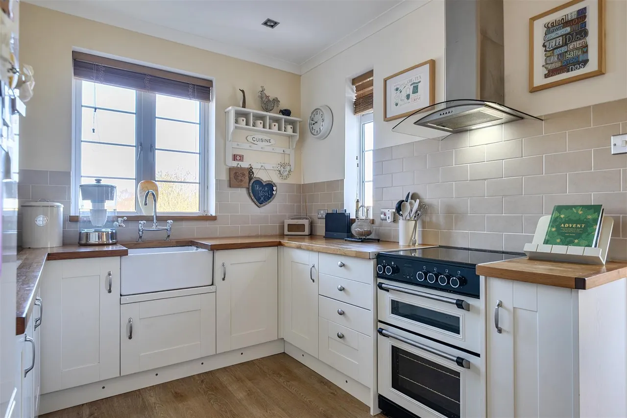 Chisenbury Court, East Chisenbury, SN9, photo 21