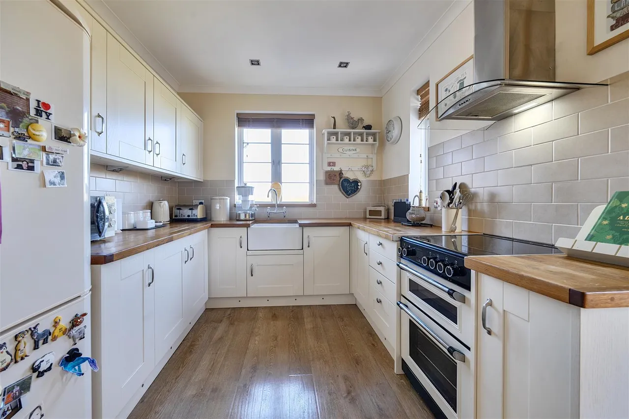 Chisenbury Court, East Chisenbury, SN9, photo 20