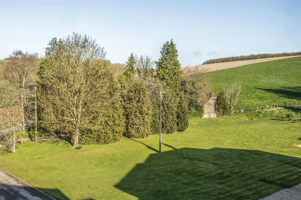 Chisenbury Court, East Chisenbury, SN9, photo 19