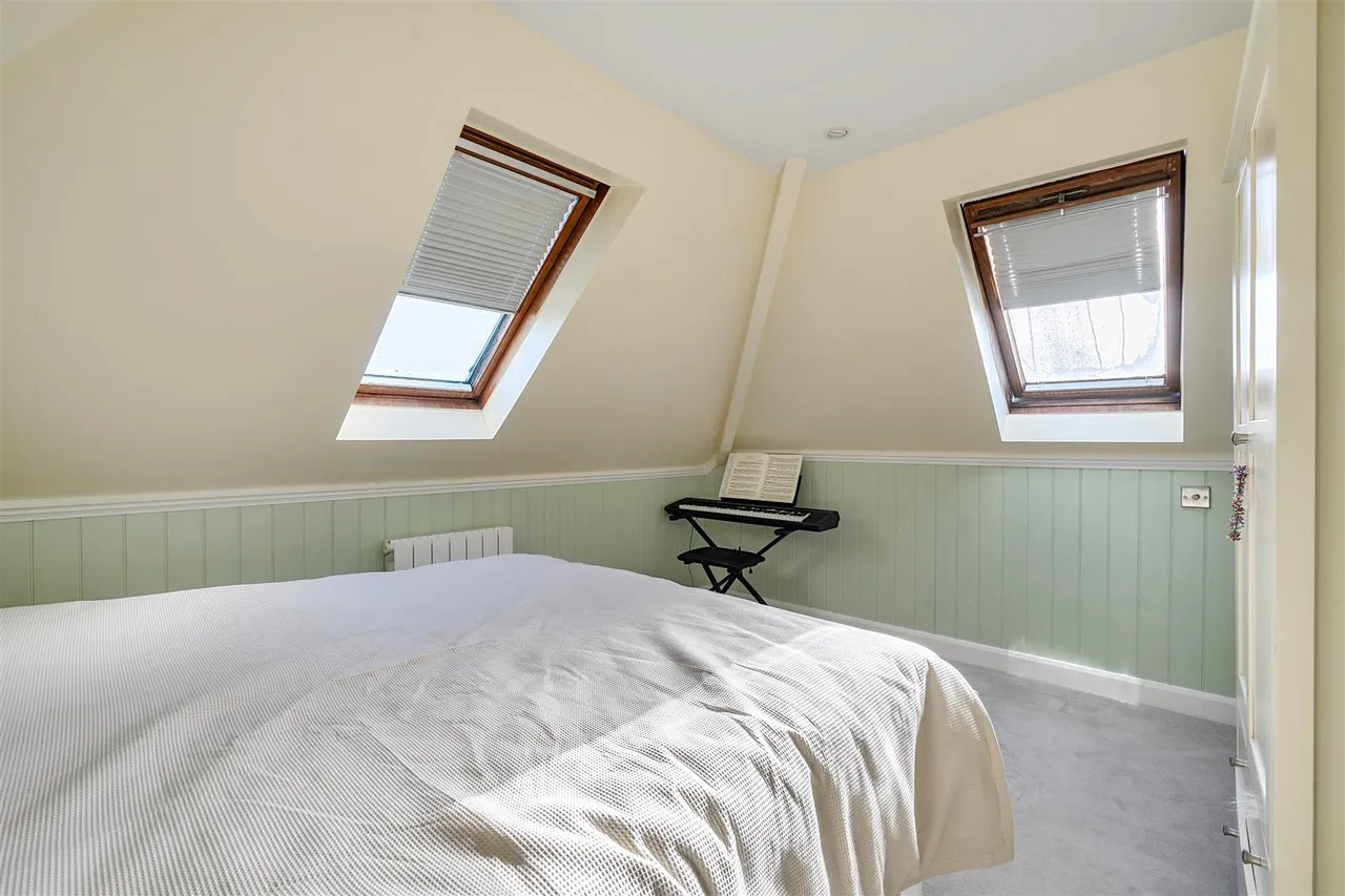 Chisenbury Court, East Chisenbury, SN9, photo 11